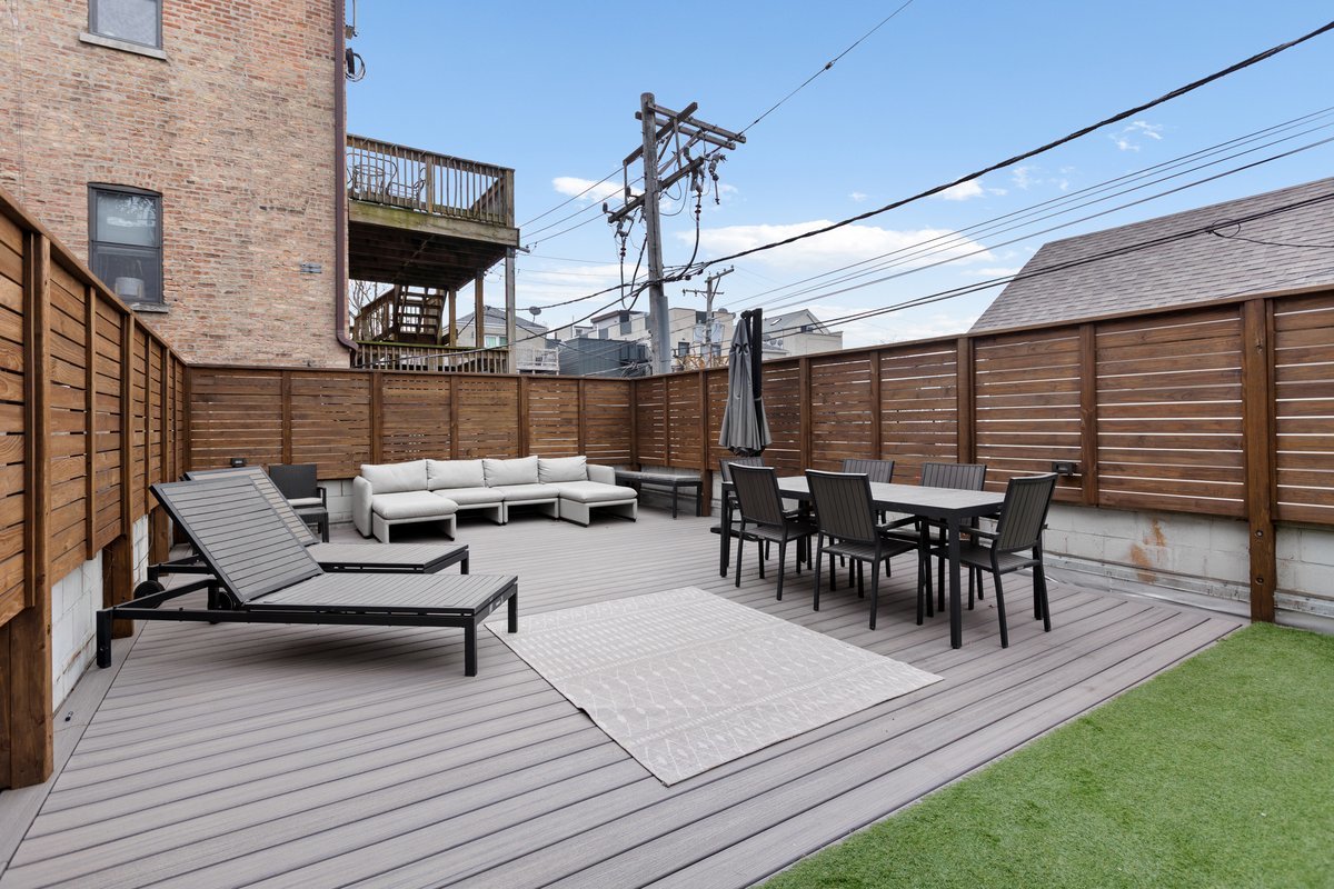 1120 N WOOD Street Unit: 1