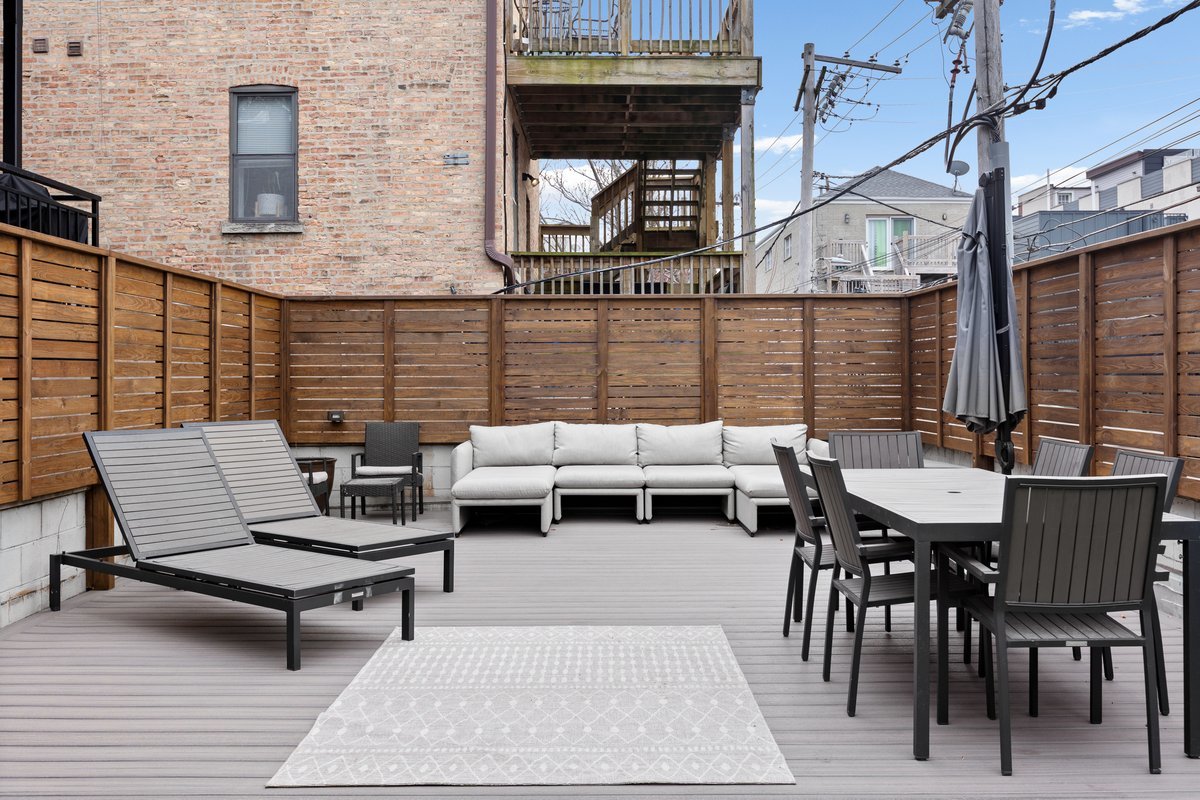 1120 N WOOD Street Unit: 1