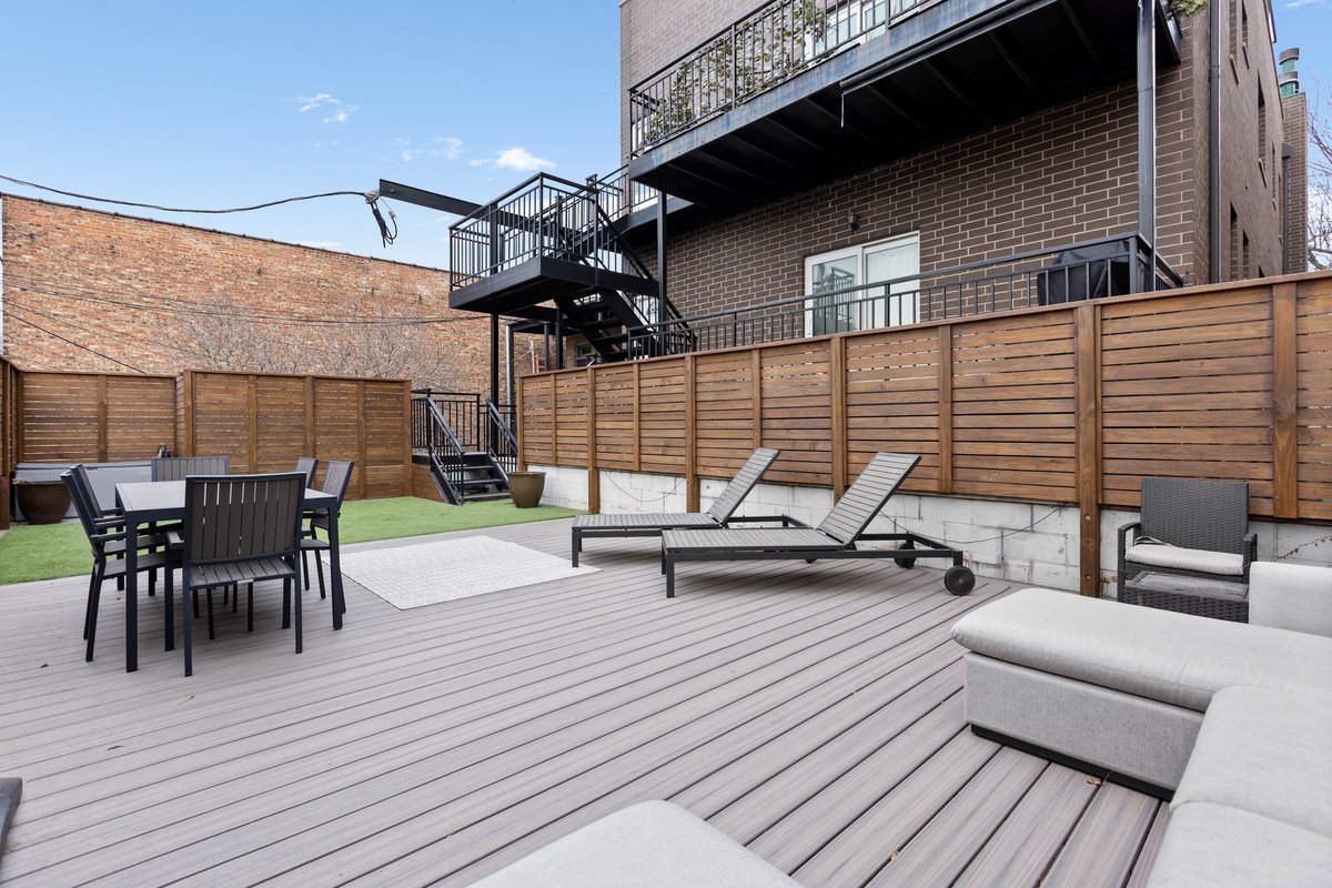 1120 N WOOD Street Unit: 1