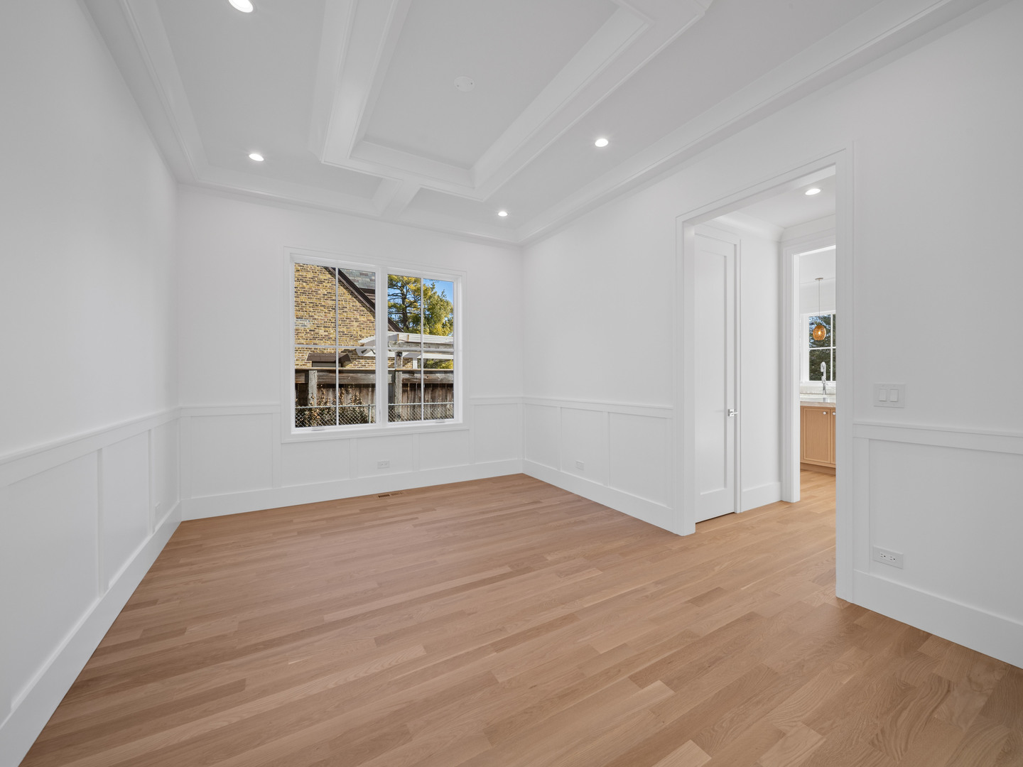 1443 Hawthorne Lane