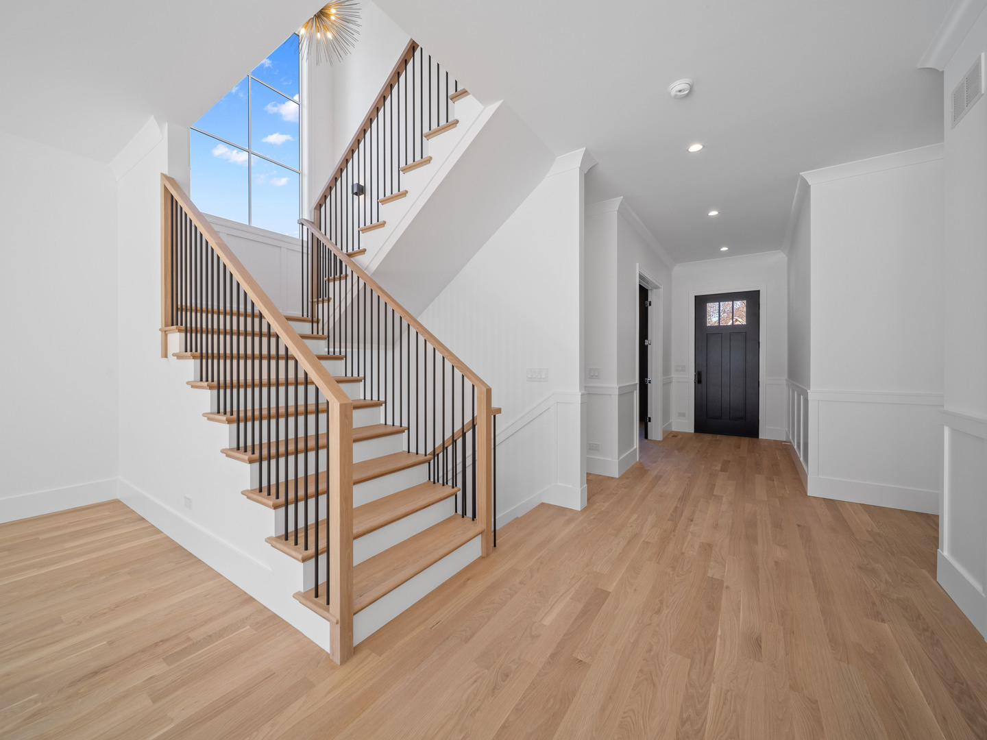 1443 Hawthorne Lane