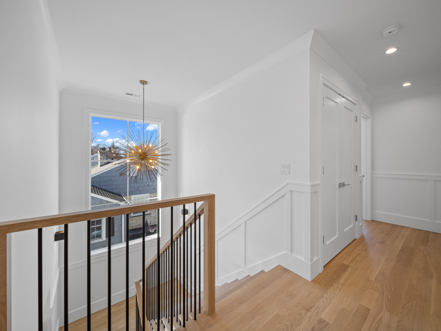 1443 Hawthorne Lane