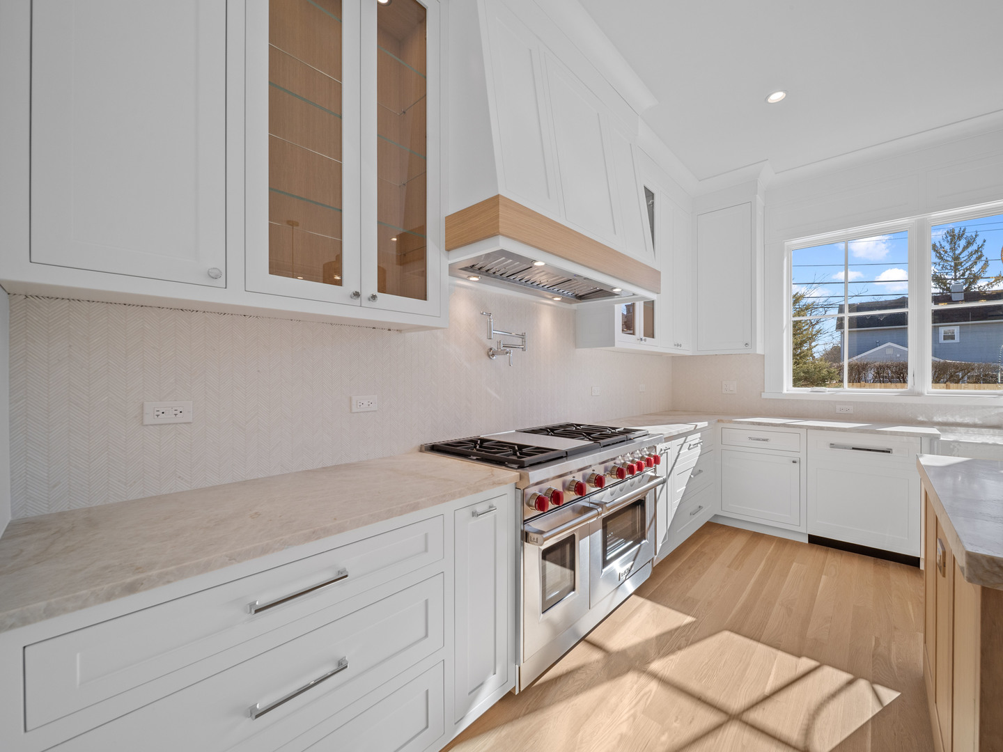 1443 Hawthorne Lane