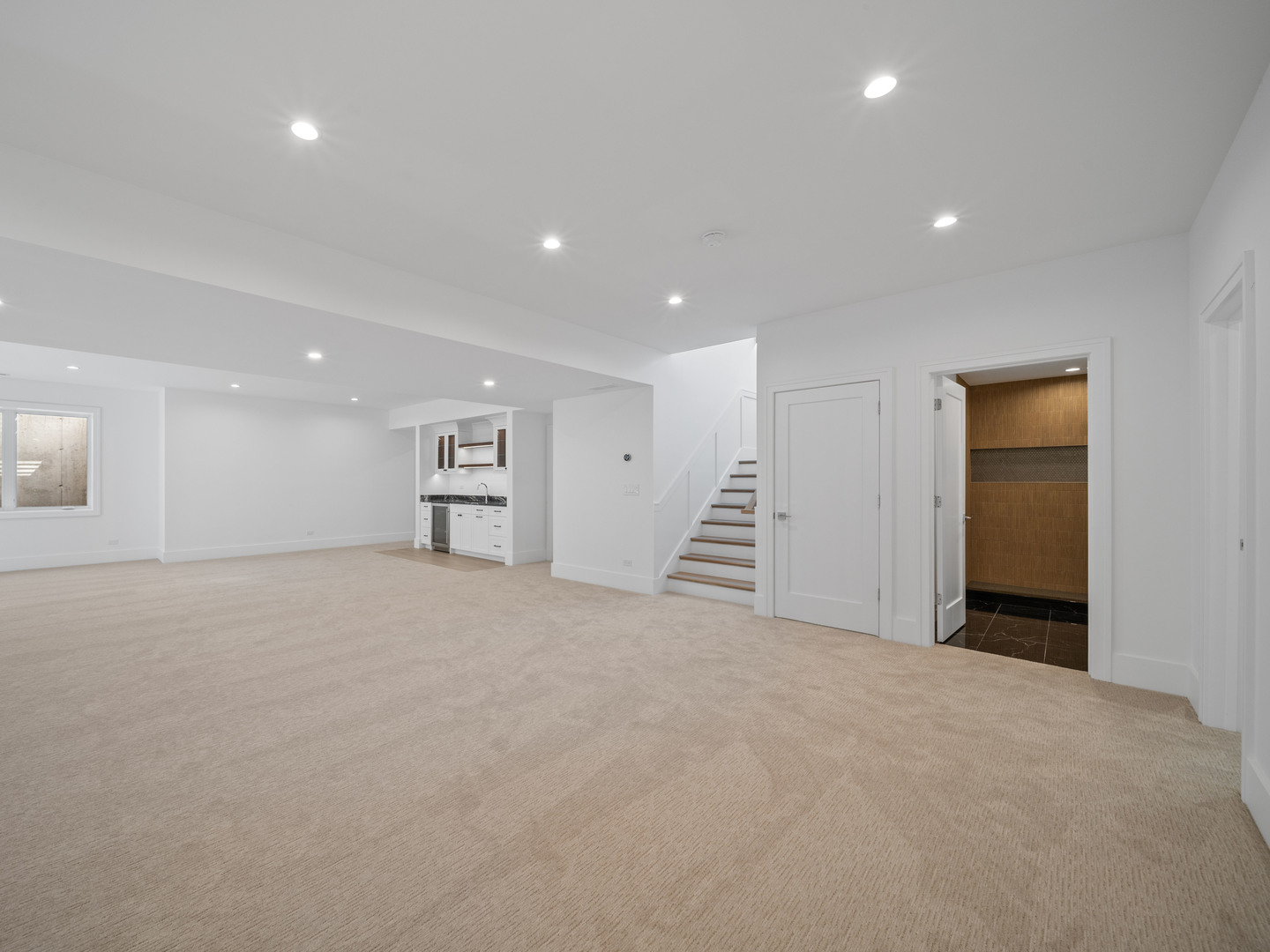 1443 Hawthorne Lane