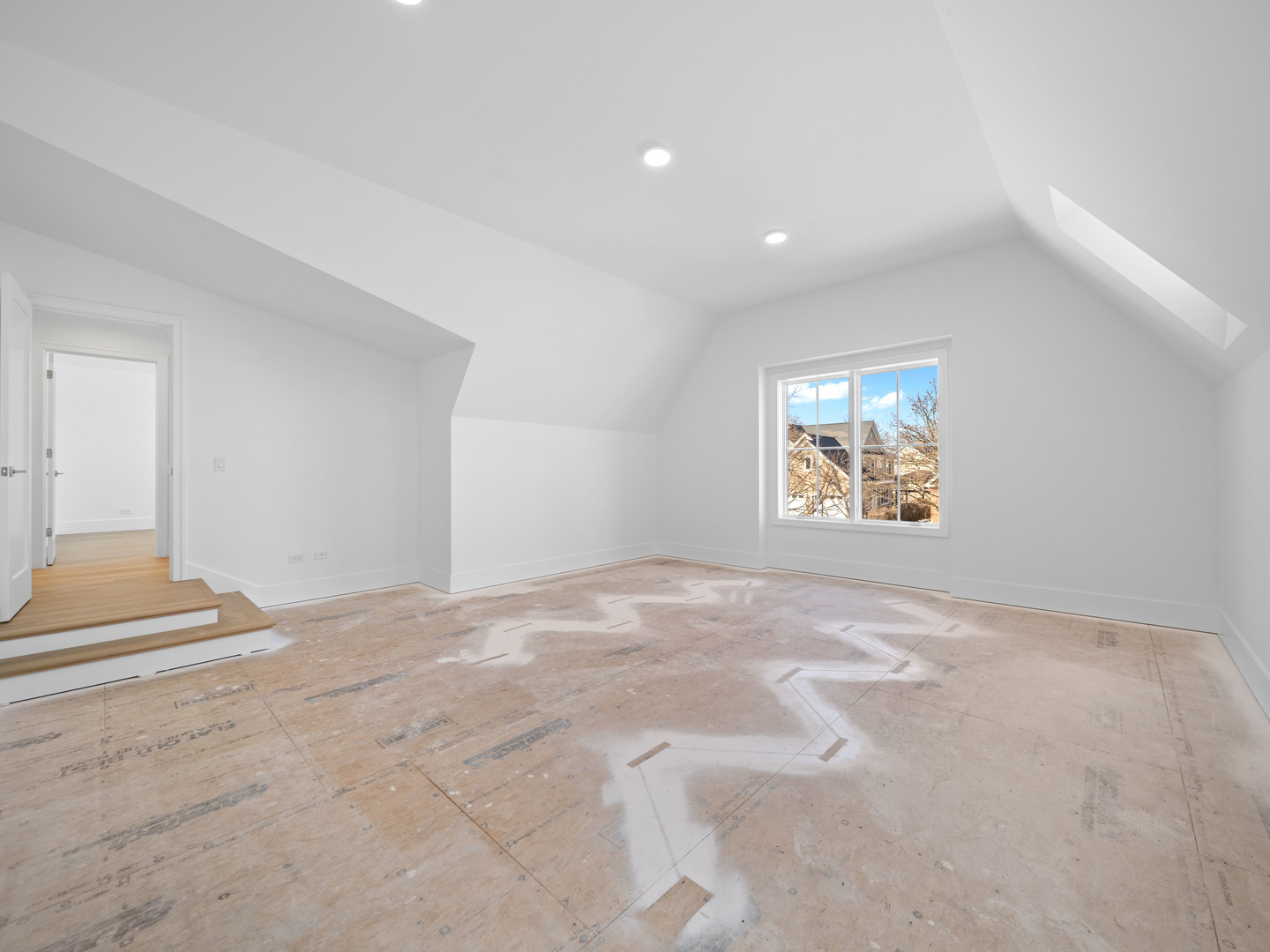 1443 Hawthorne Lane