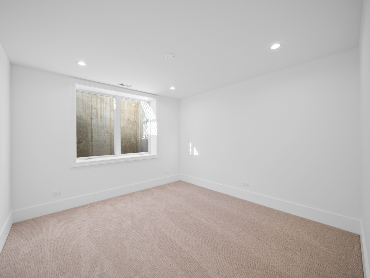 1443 Hawthorne Lane