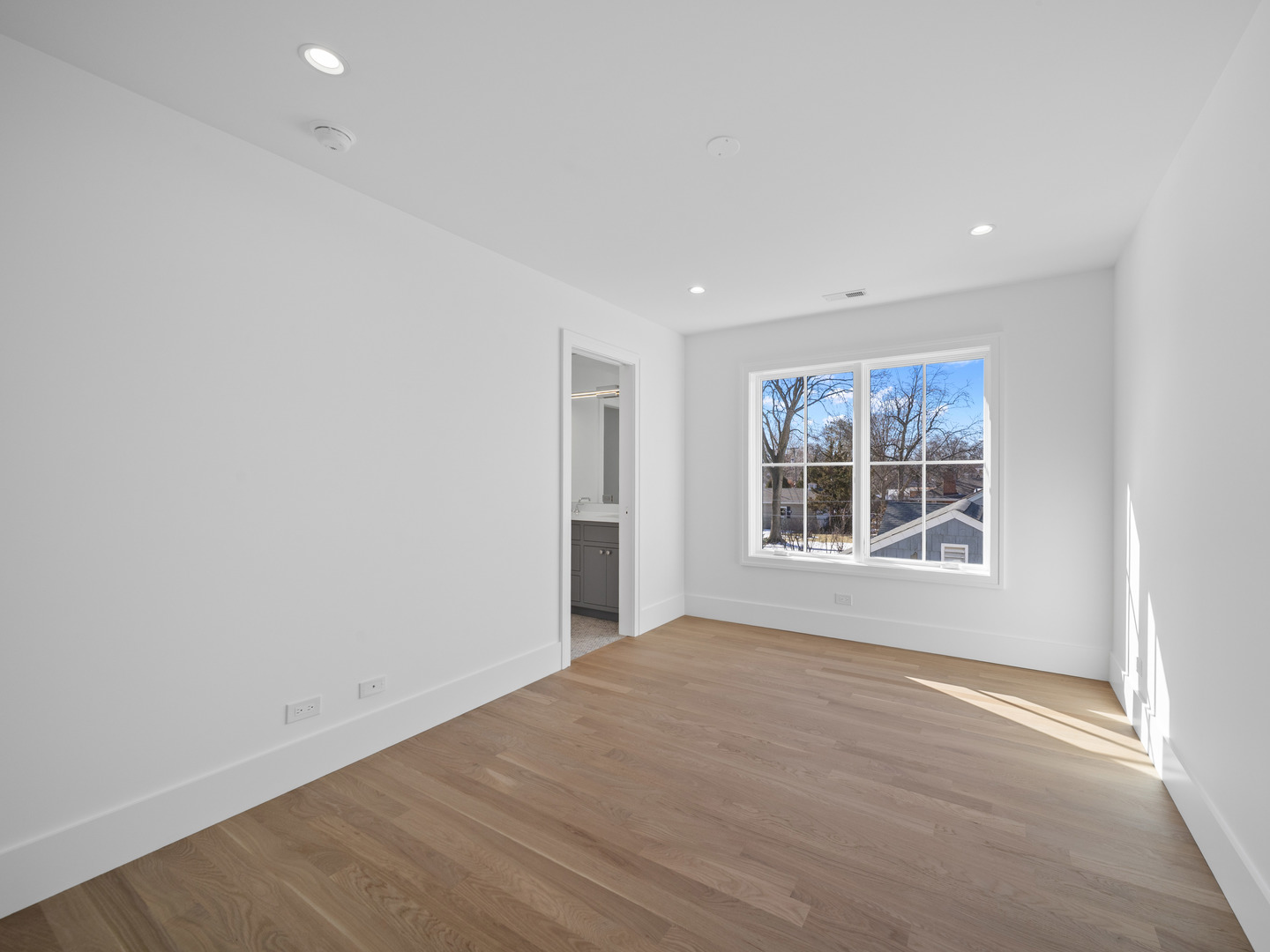1443 Hawthorne Lane