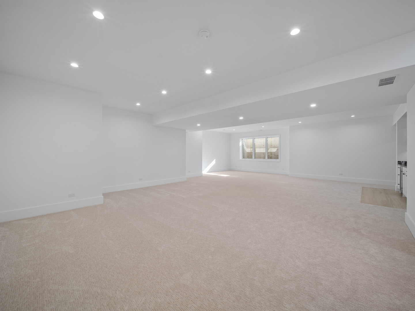 1443 Hawthorne Lane