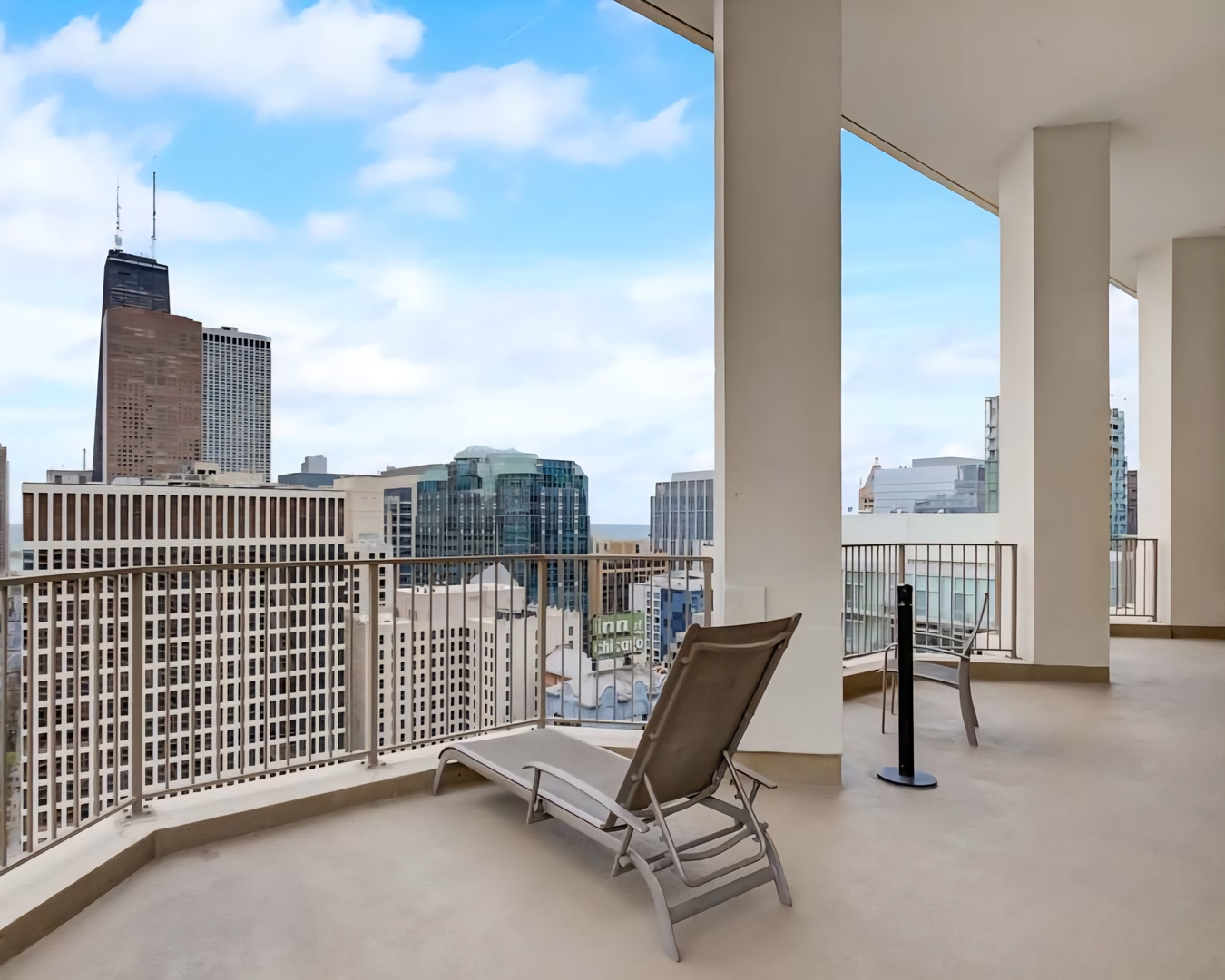 535 N Michigan Avenue Unit: 2615