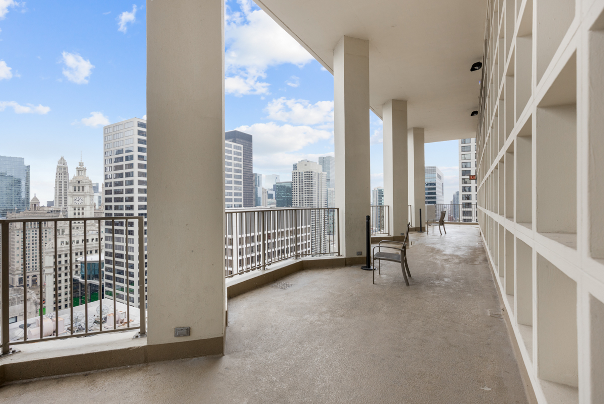 535 N Michigan Avenue Unit: 2615