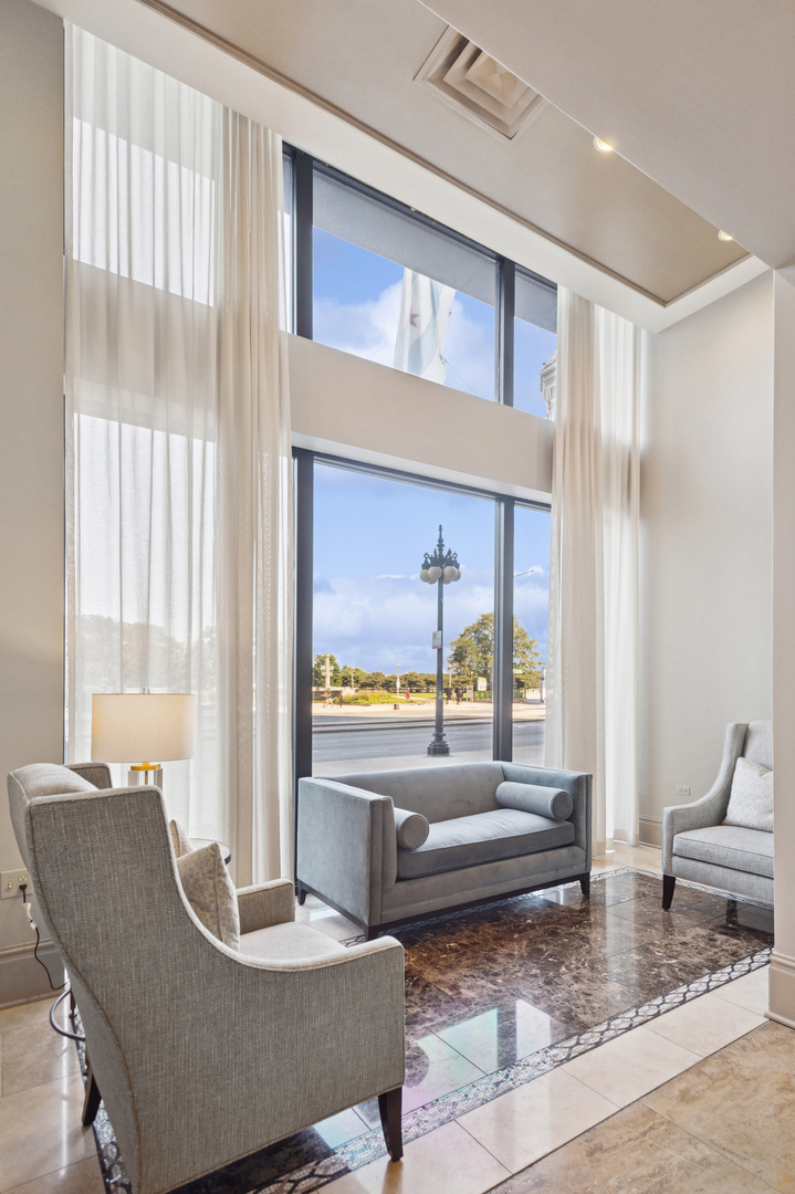 330 S Michigan Avenue Unit: 1807