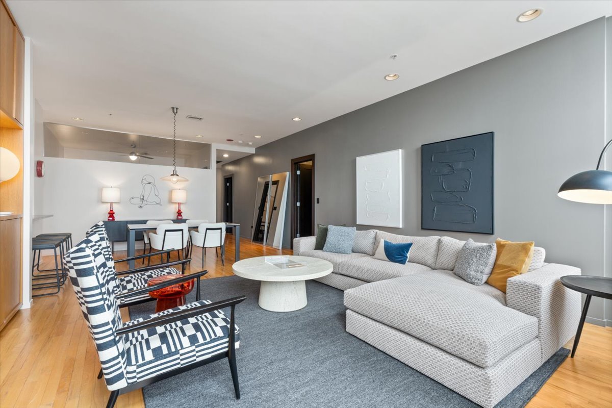 330 S Michigan Avenue Unit: 1807