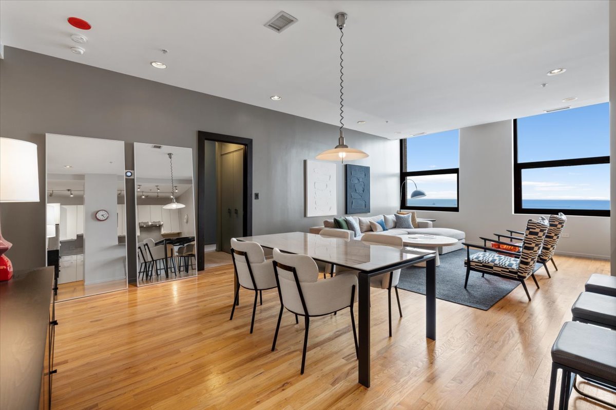 330 S Michigan Avenue Unit: 1807