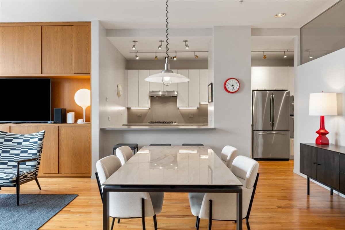 330 S Michigan Avenue Unit: 1807