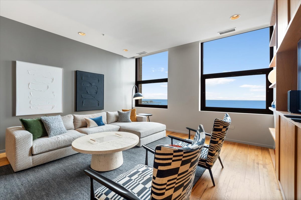 330 S Michigan Avenue Unit: 1807