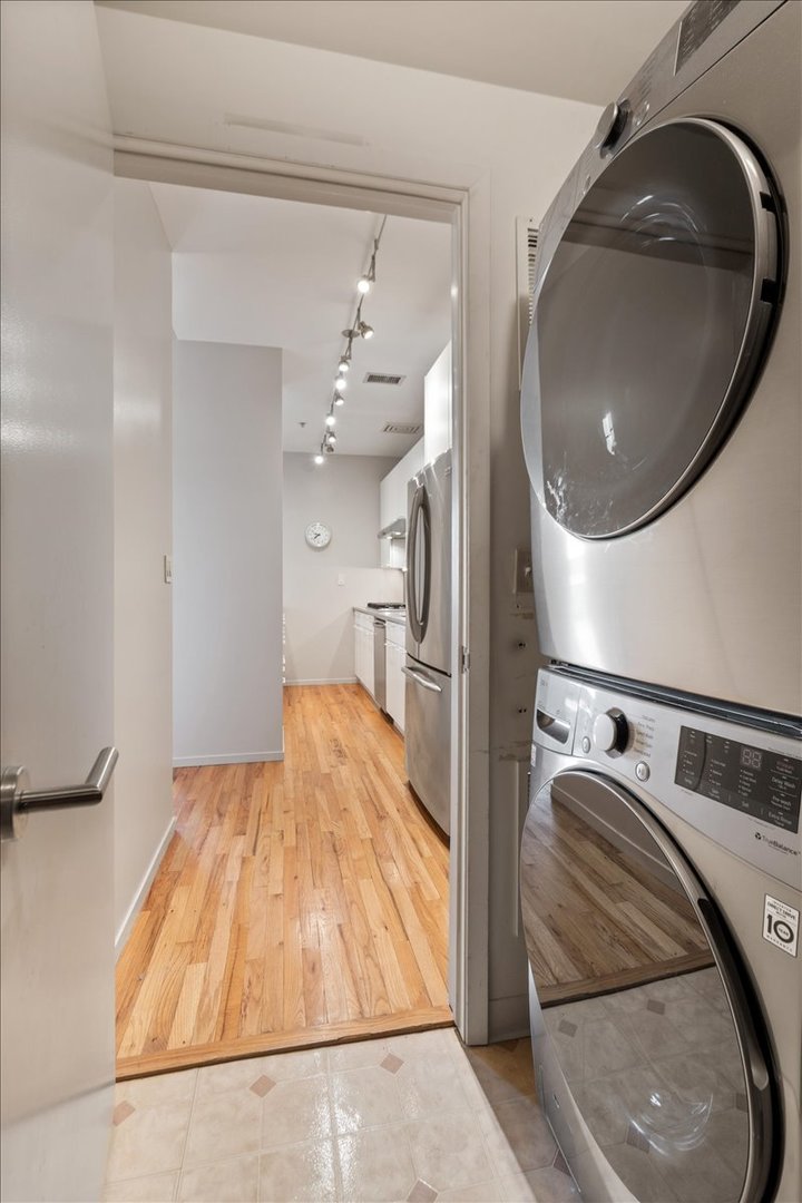 330 S Michigan Avenue Unit: 1807