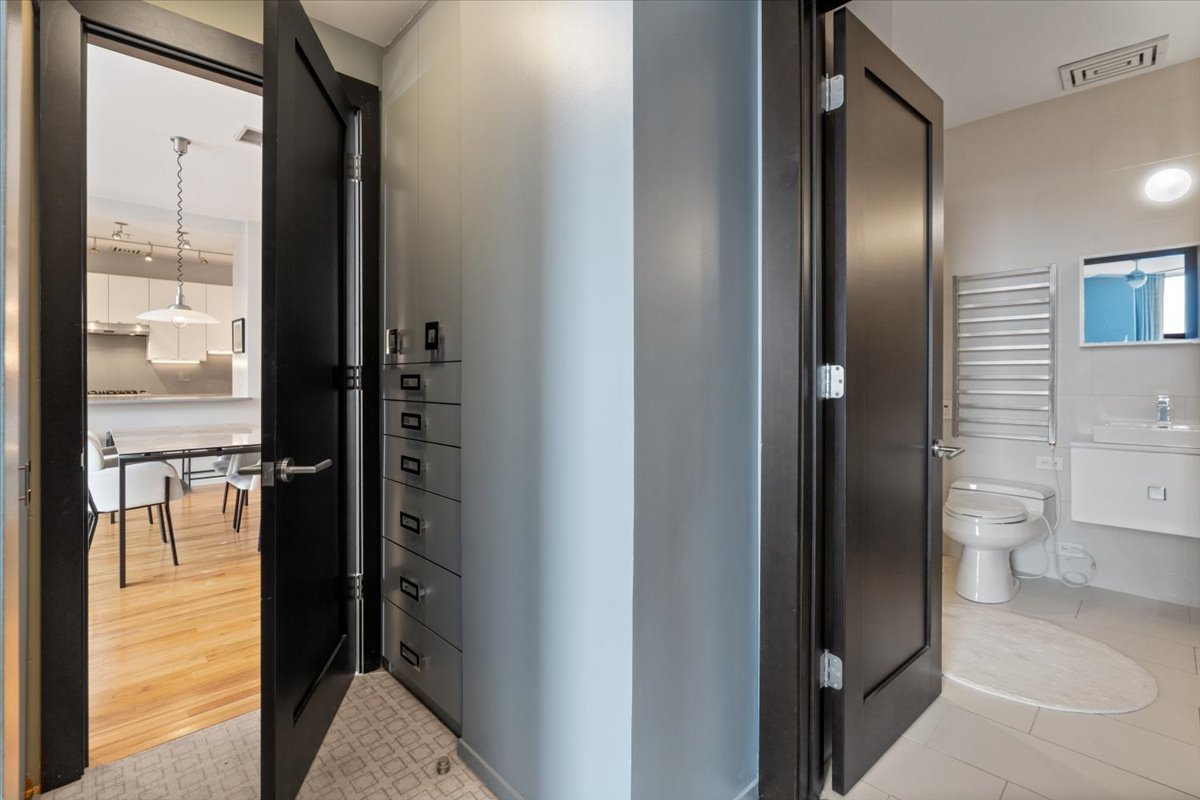 330 S Michigan Avenue Unit: 1807