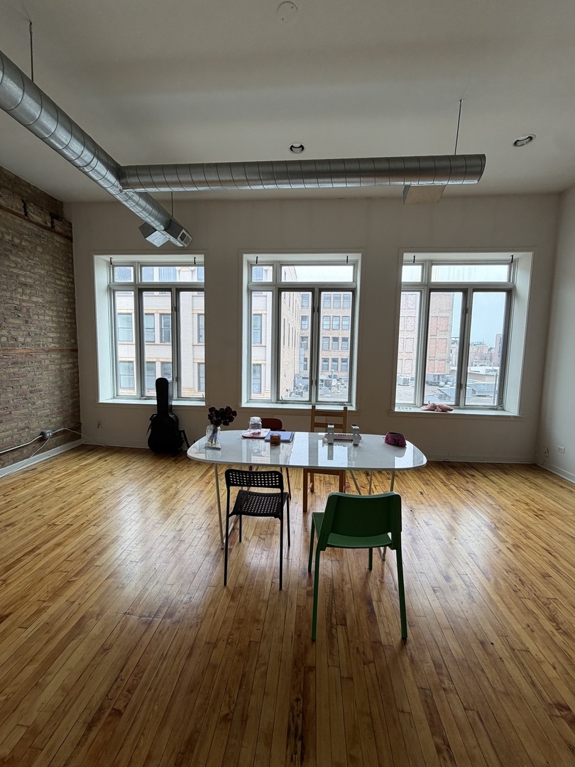 1270 N Milwaukee Avenue Unit: 3