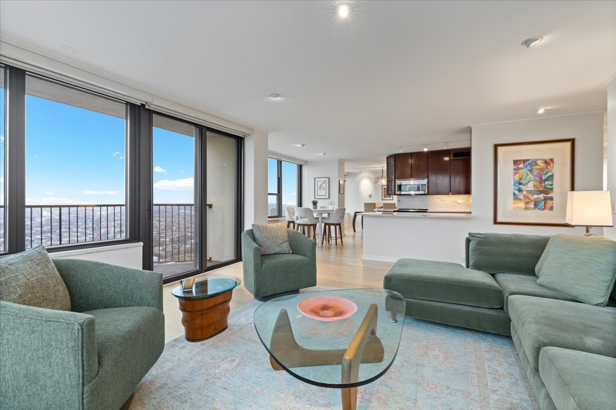 1560 N Sandburg Terrace Unit: 4301-4303