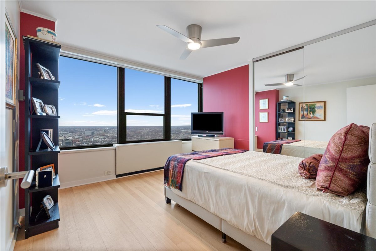 1560 N Sandburg Terrace Unit: 4301-4303