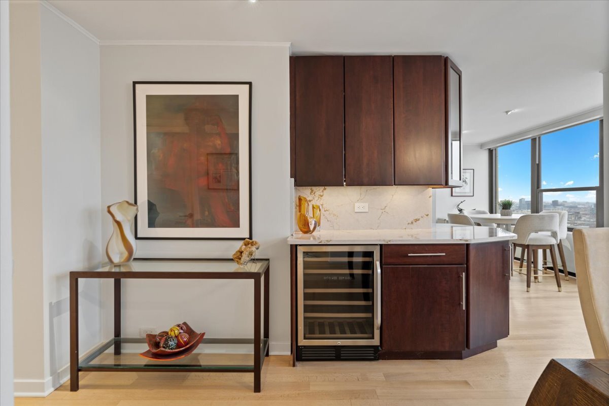 1560 N Sandburg Terrace Unit: 4301-4303