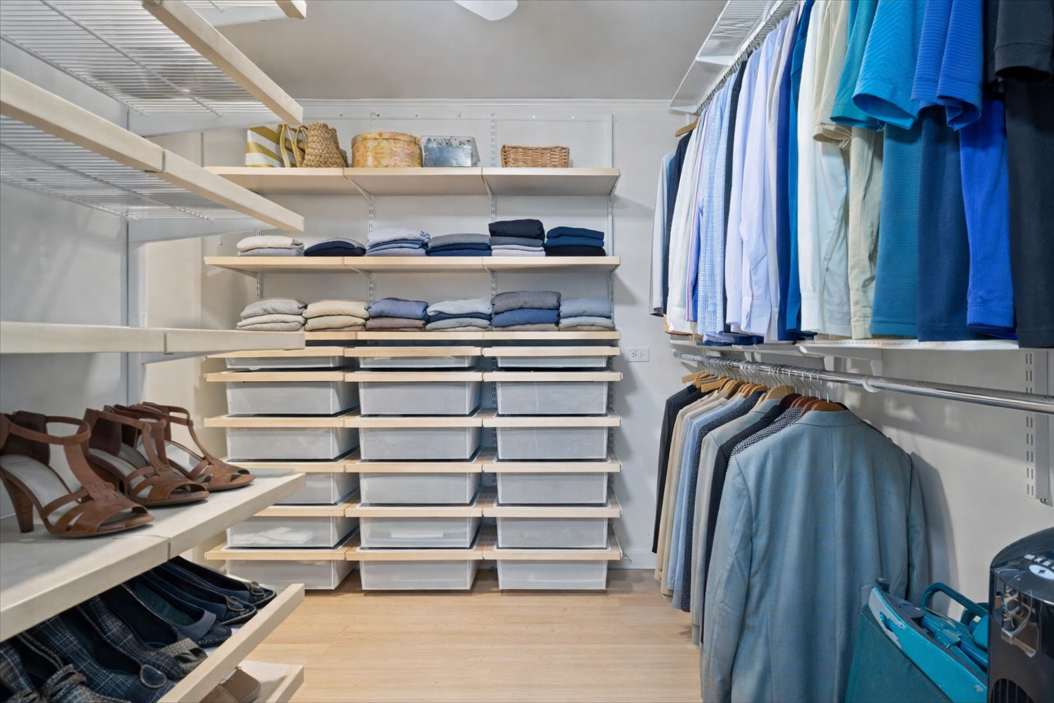 1560 N Sandburg Terrace Unit: 4301-4303