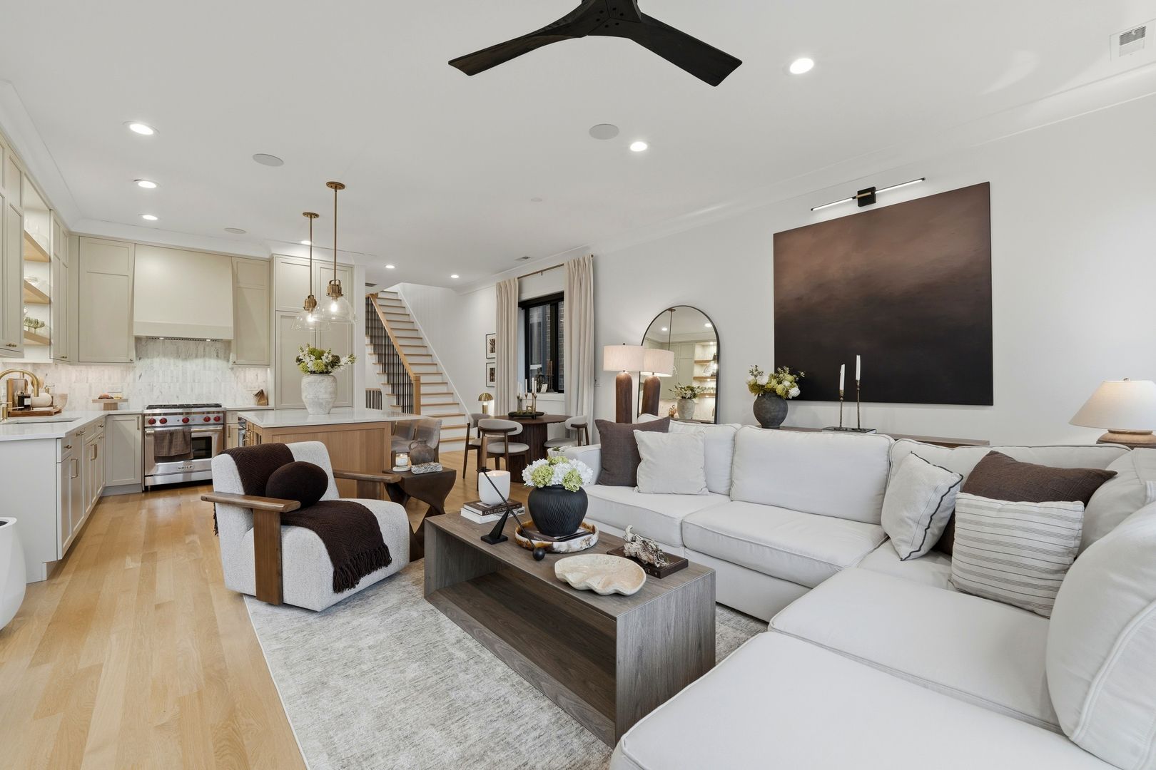 2650 N Racine Avenue Unit: 3