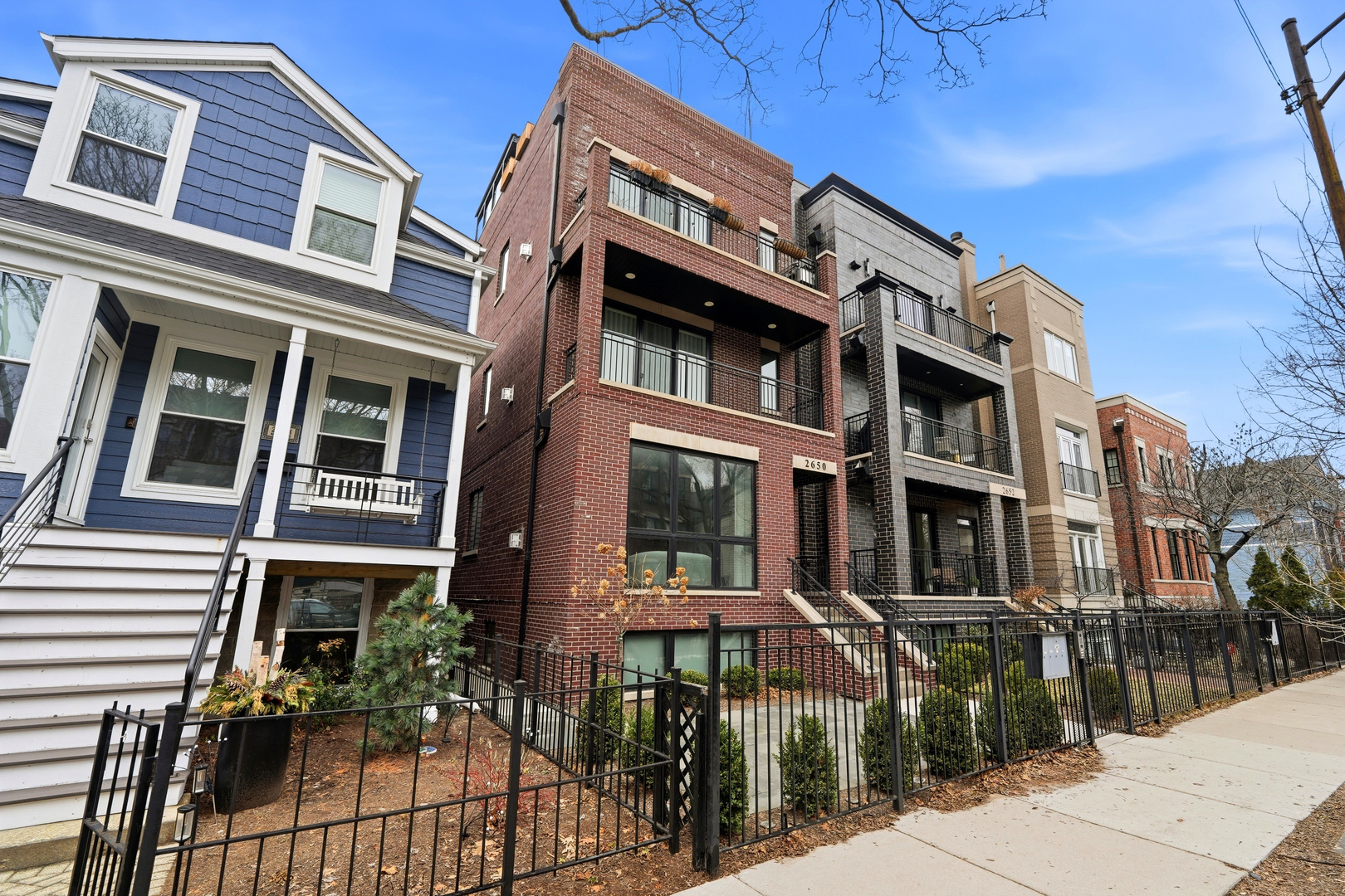2650 N Racine Avenue Unit: 3