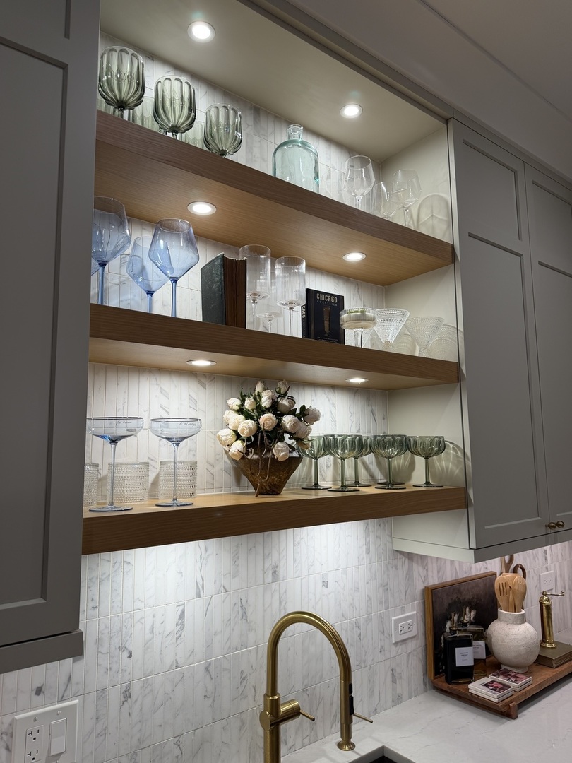 2650 N Racine Avenue Unit: 3