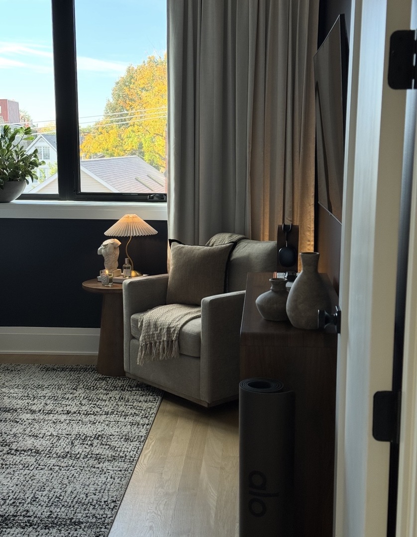 2650 N Racine Avenue Unit: 3