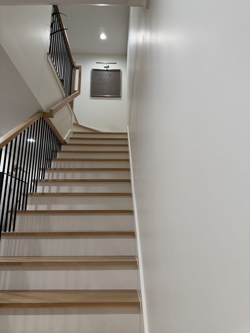 2650 N Racine Avenue Unit: 3