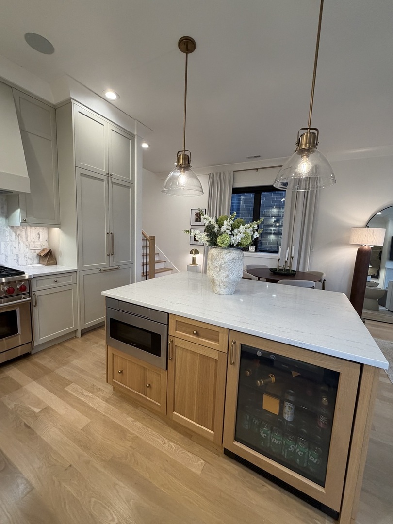 2650 N Racine Avenue Unit: 3