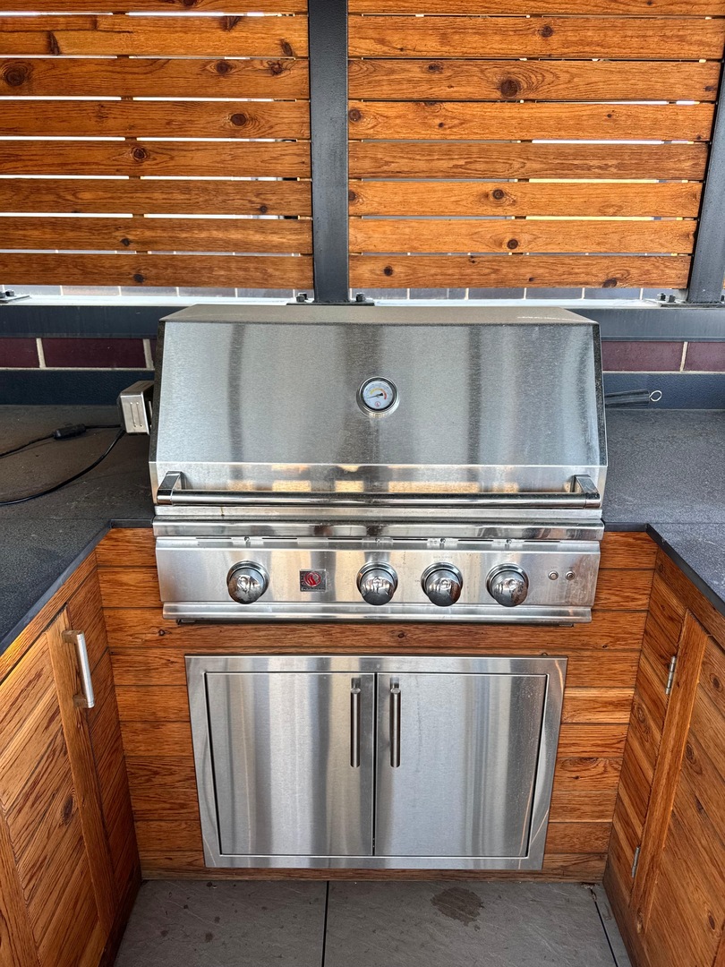 2650 N Racine Avenue Unit: 3