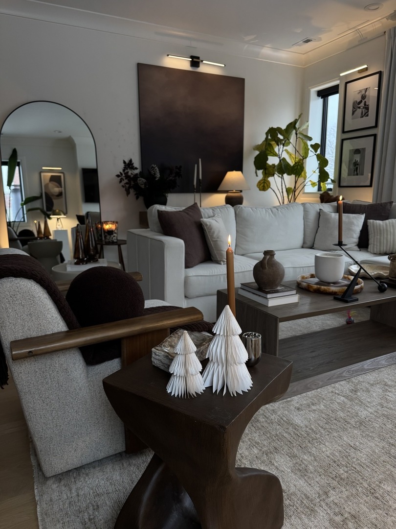 2650 N Racine Avenue Unit: 3