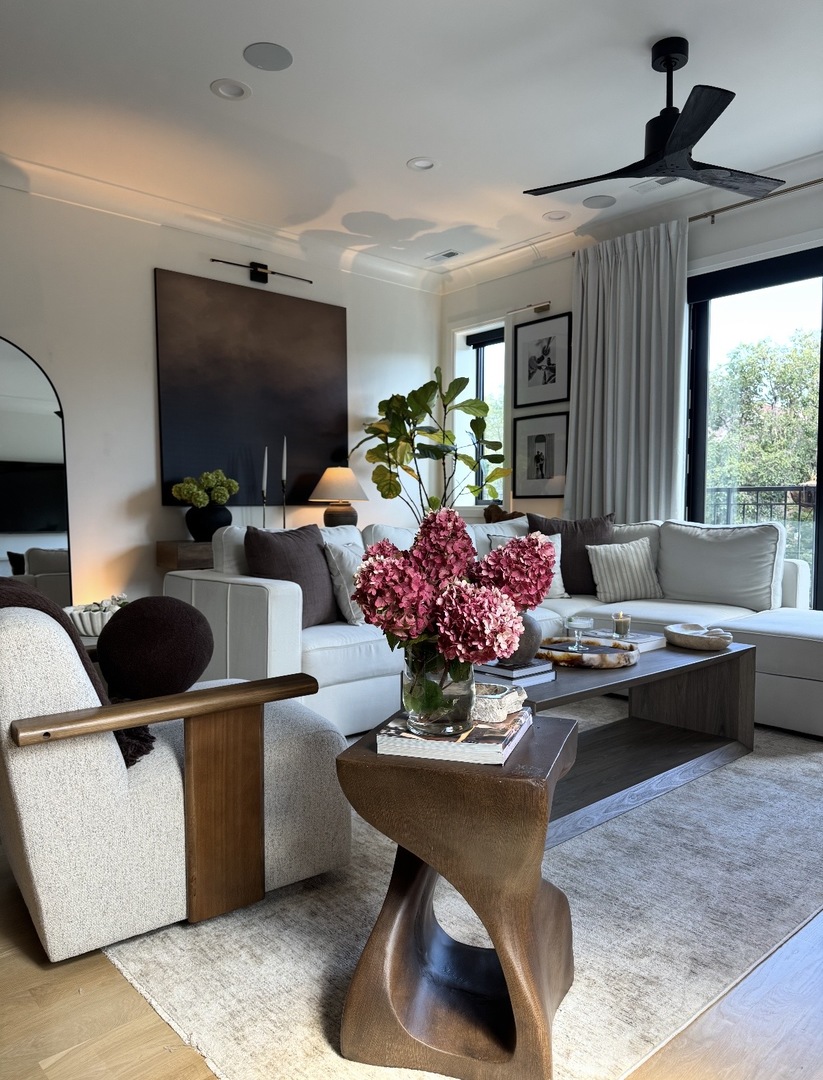 2650 N Racine Avenue Unit: 3