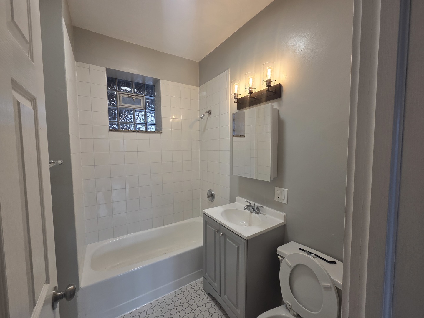 2316 W Byron Street Unit: 2