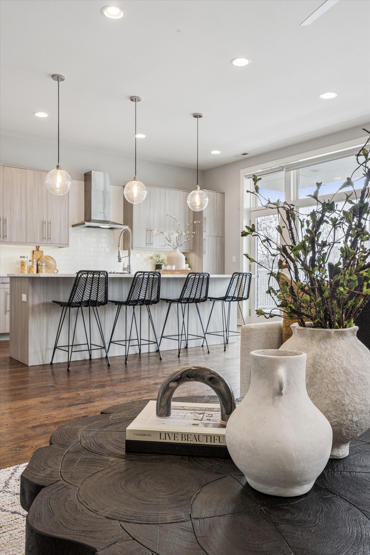 1832 W Rice Street Unit: 2