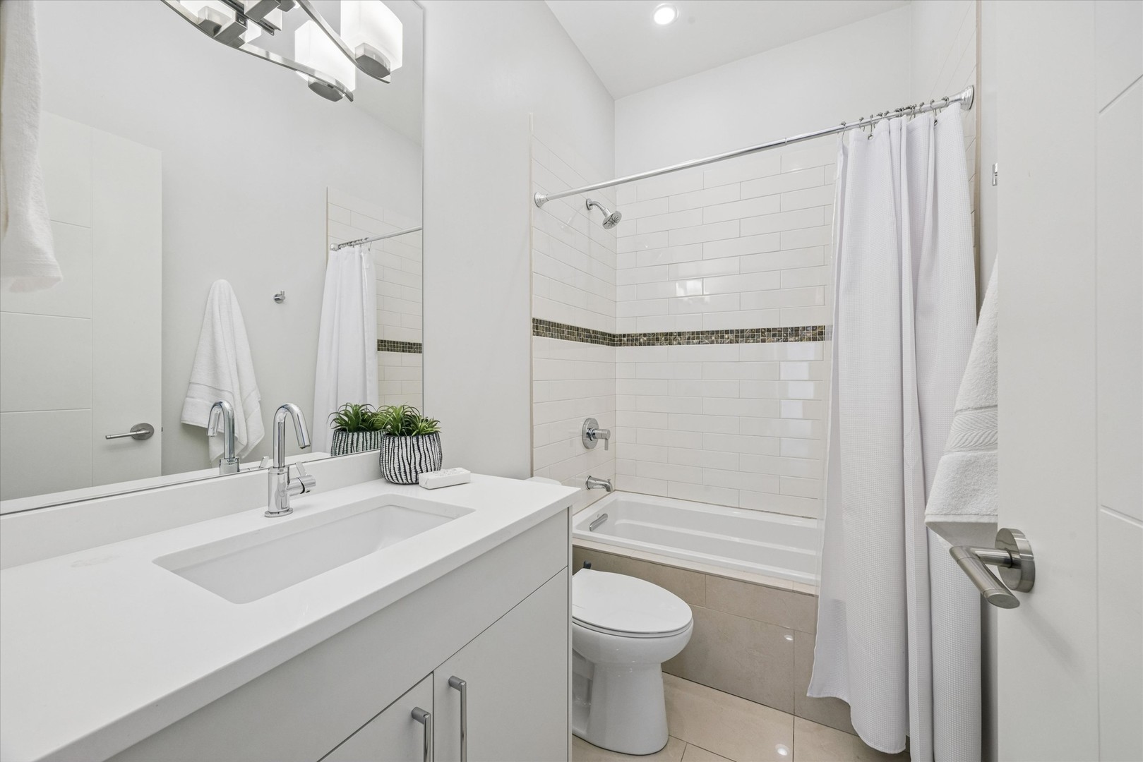 1832 W Rice Street Unit: 2