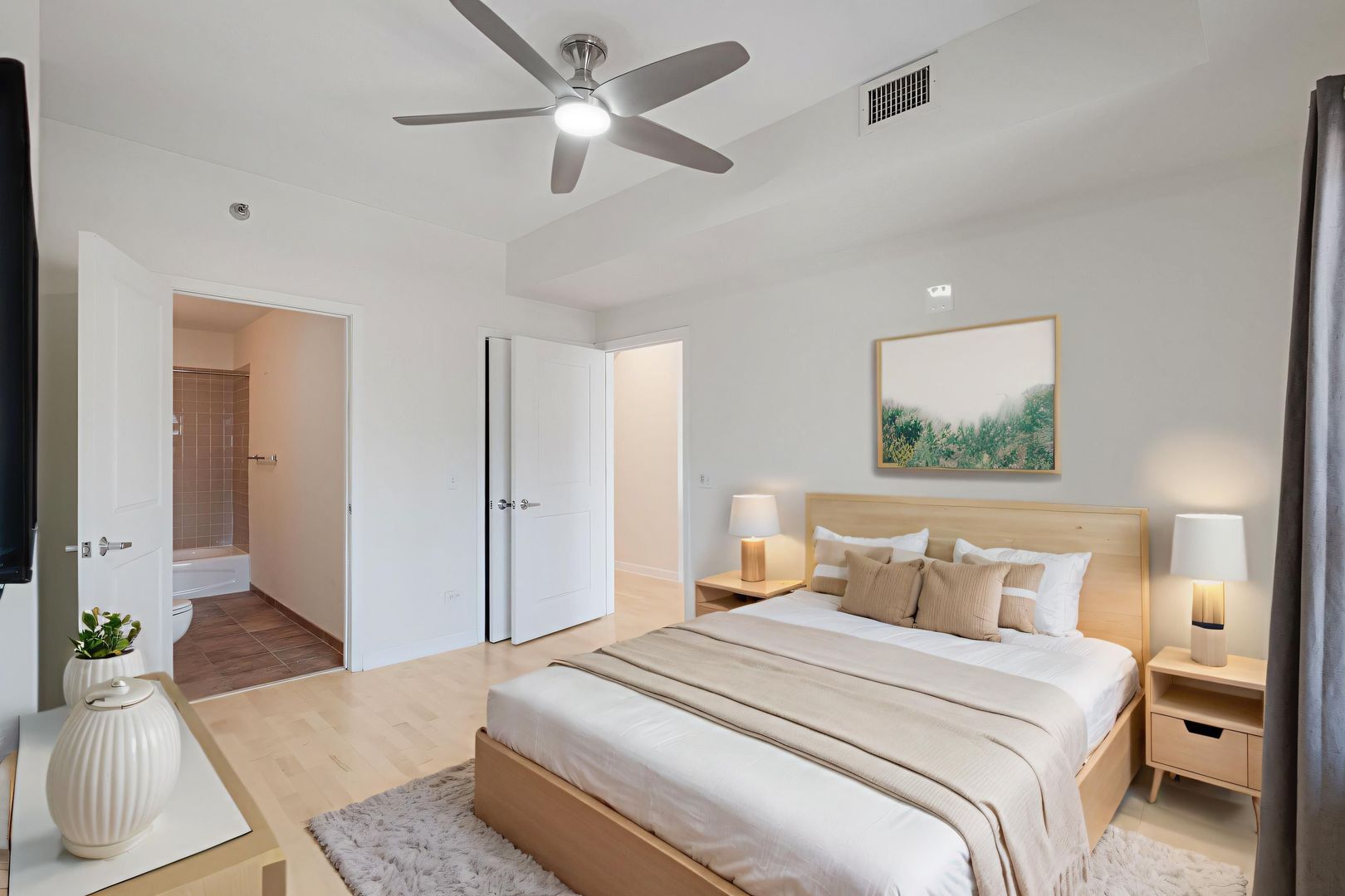 720 W RANDOLPH Street Unit: 905