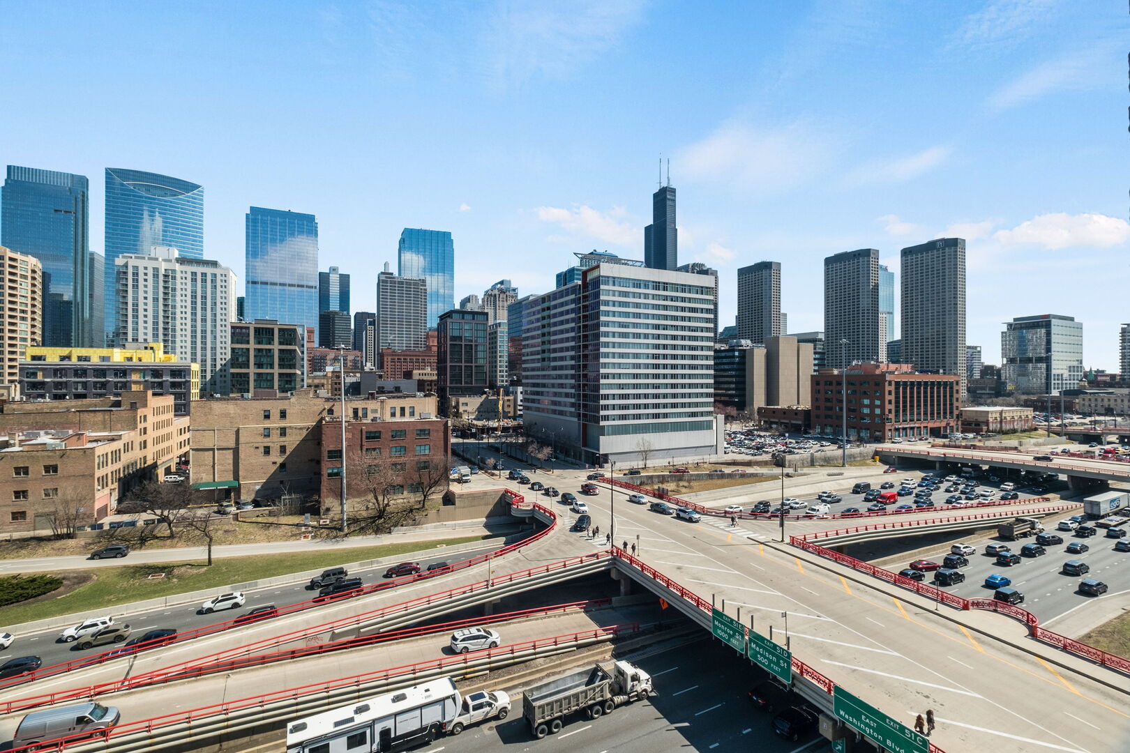 720 W RANDOLPH Street Unit: 905