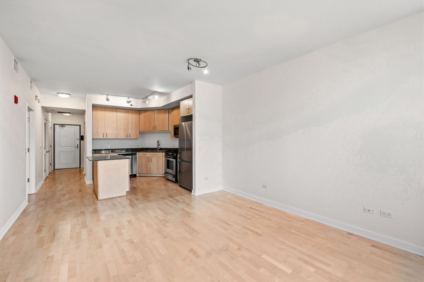 720 W RANDOLPH Street Unit: 905