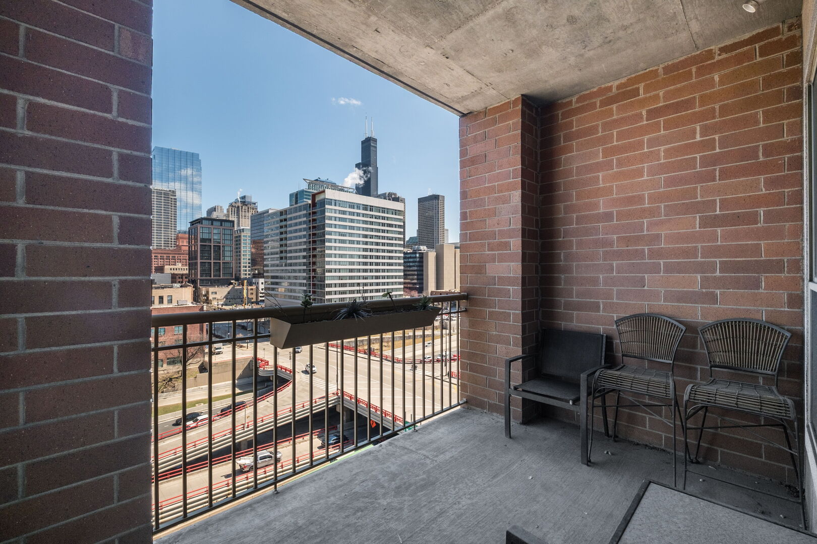 720 W RANDOLPH Street Unit: 905