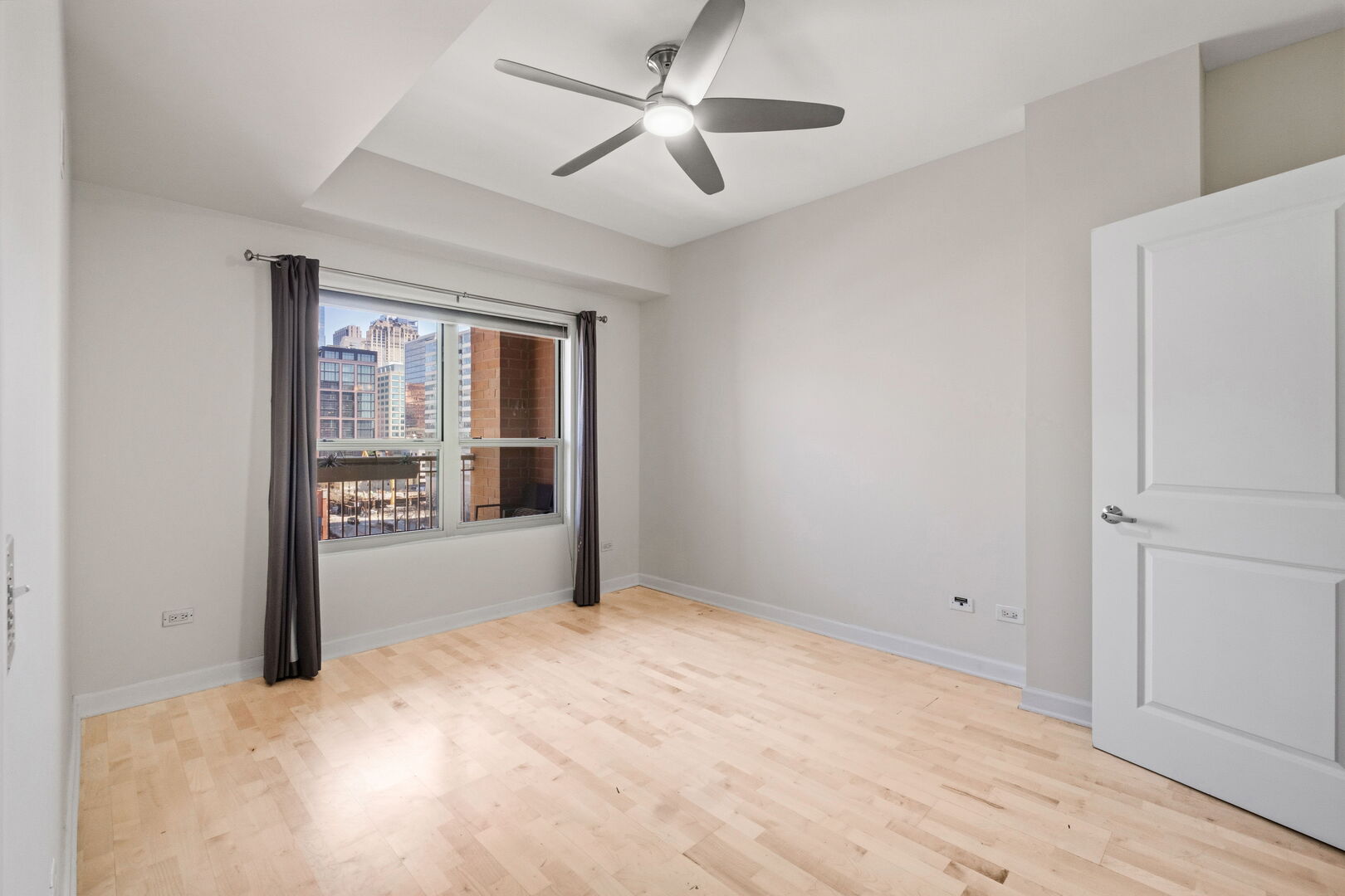 720 W RANDOLPH Street Unit: 905