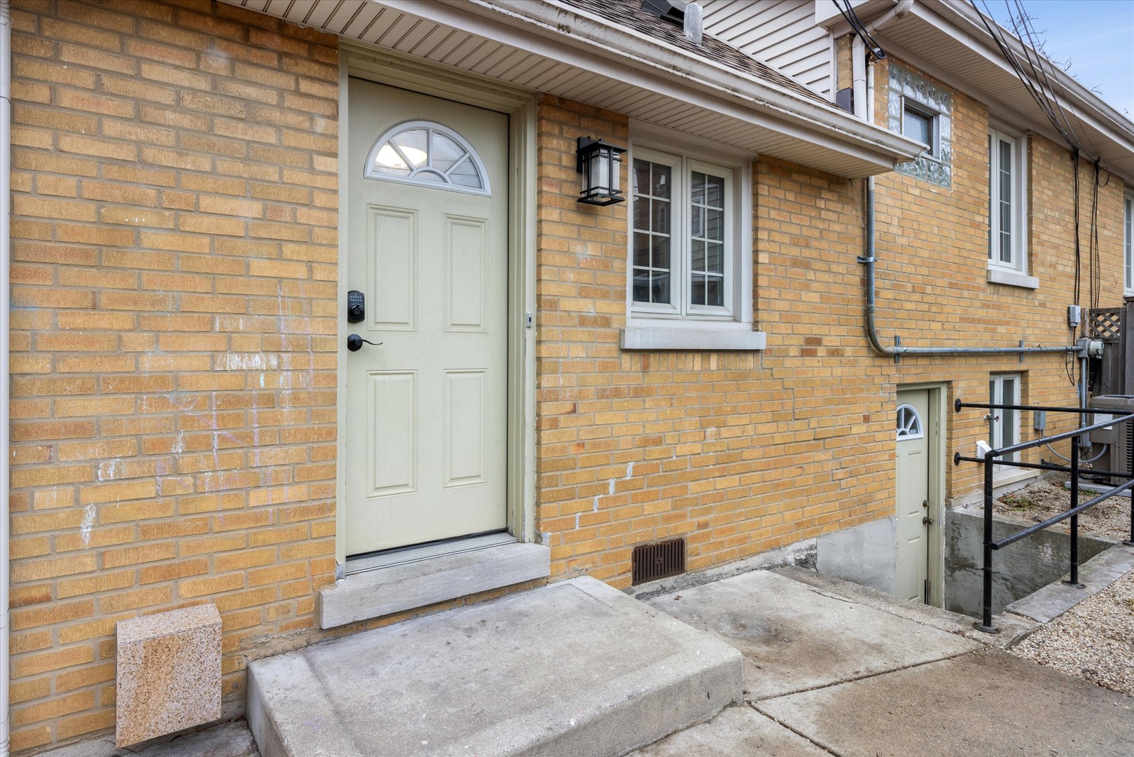 4413 Clausen Avenue Unit: 4413