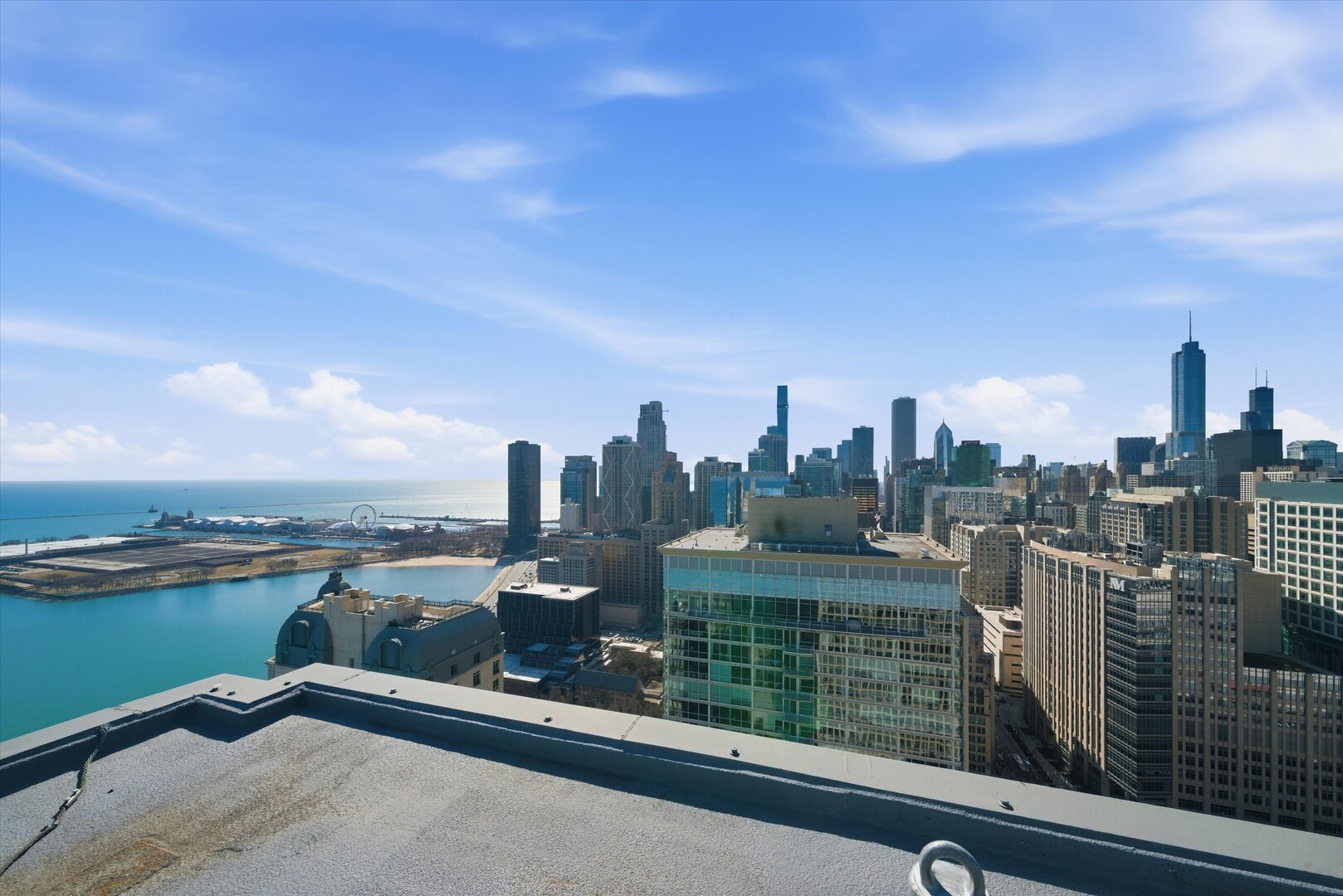 260 E Chestnut Street Unit: 2010