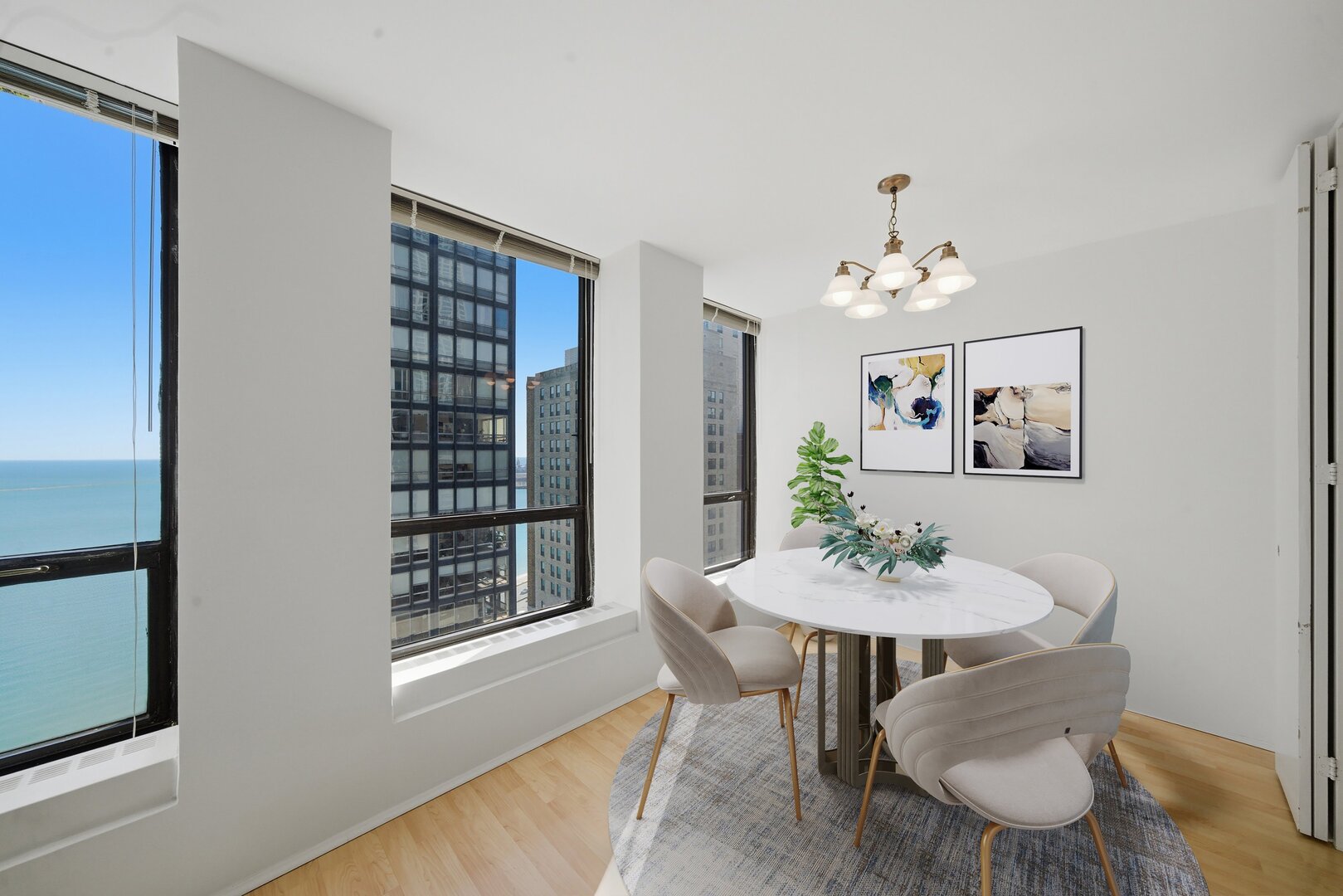260 E Chestnut Street Unit: 2010