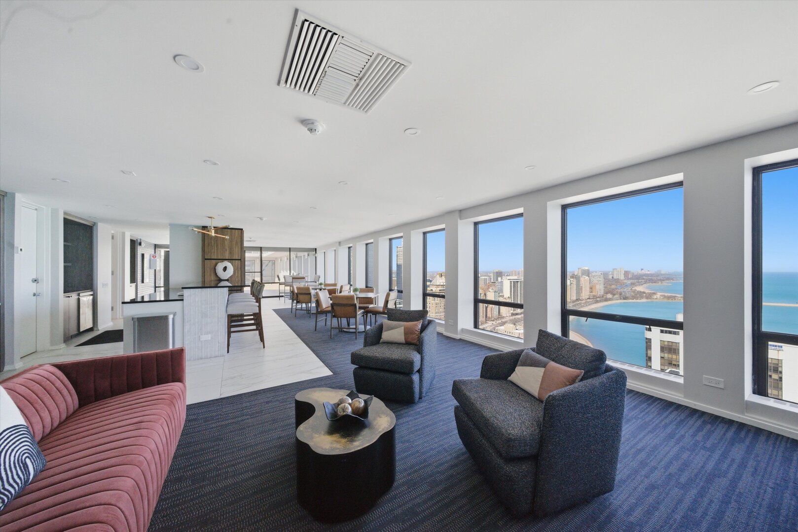 260 E Chestnut Street Unit: 2010