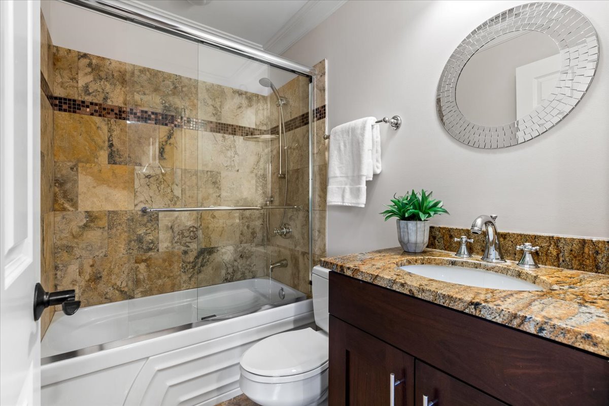 929 W Montana Street Unit: 4W