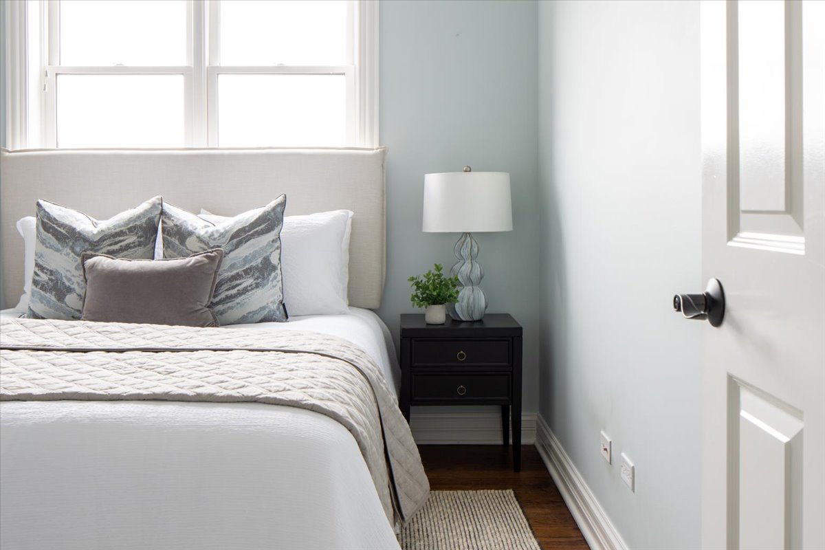 929 W Montana Street Unit: 4W