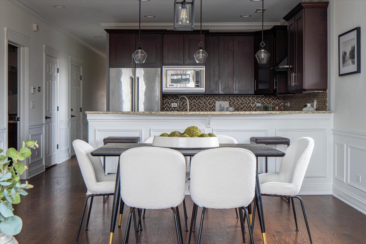 929 W Montana Street Unit: 4W